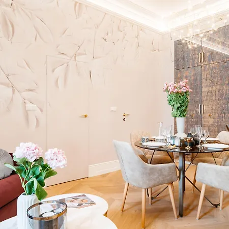 Dandelion - Loftaffair Apartman Krakkó